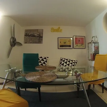 Azzurra Flat Center Apartman *