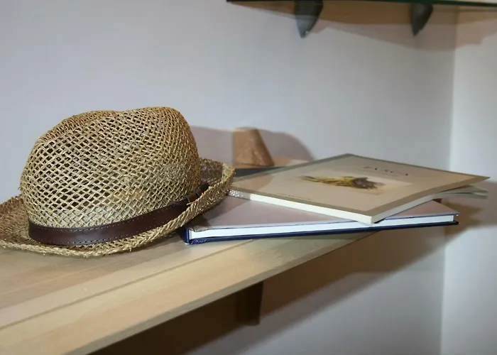 Azzurra Flat Center *